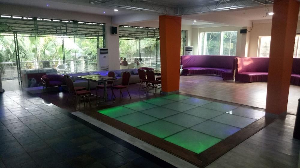 Jade Beach Resort Tirupporur Ngoại thất bức ảnh