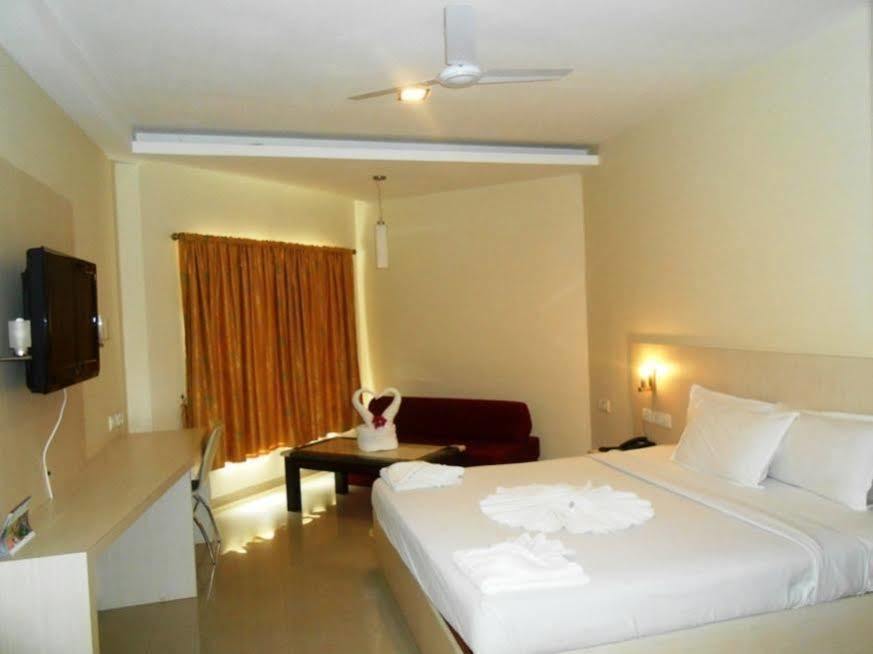 Jade Beach Resort Tirupporur Ngoại thất bức ảnh
